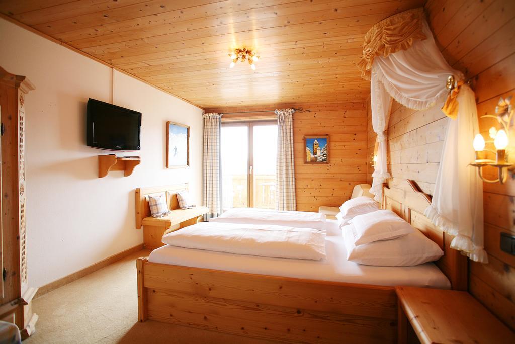Rosis Sonnbergstuben Otel Kitzbühel Oda fotoğraf