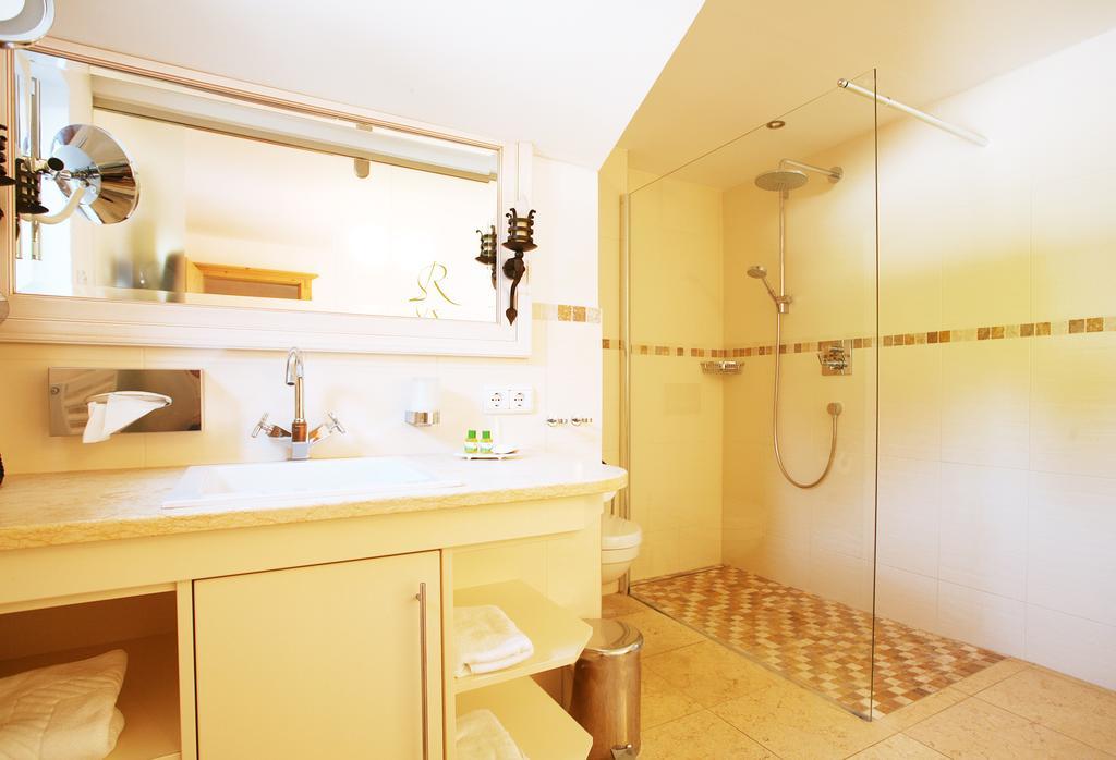 Rosis Sonnbergstuben Otel Kitzbühel Oda fotoğraf